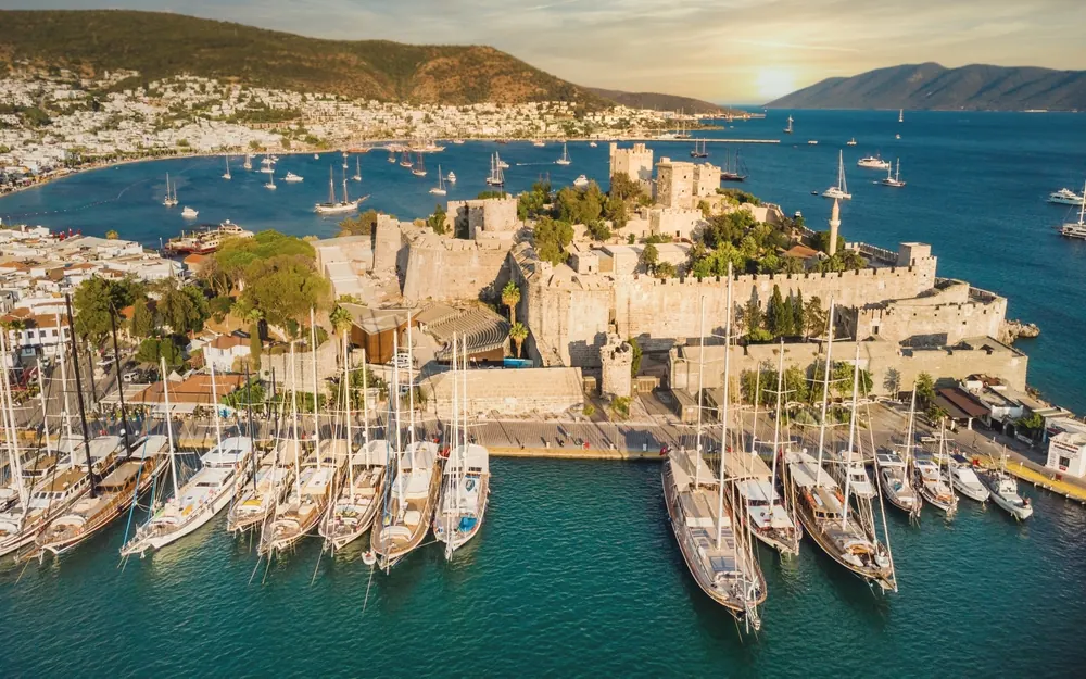 Bodrum Havalimanı'ndan Şehir Merkezine Nasıl Gidilir? (2026 Rehberi)